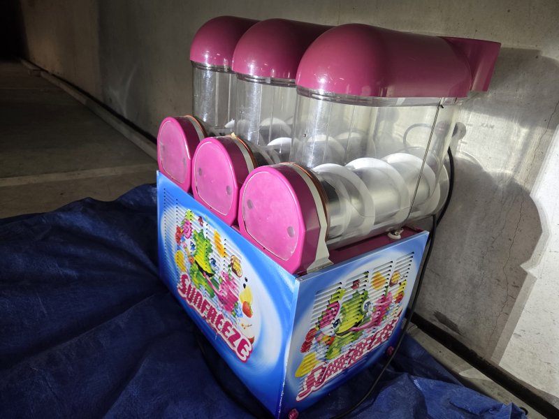Vendre Machine à Granita 3 Cuves (Sunfreeze) - நல்ல நிலையில் விற்பனைக்கு! — 2/3