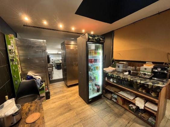 நல்ல வியாபாரம் நடக்கும் Restaurant மலிவுவிலையில்- Fonds de Commerce à Amiens — 4/5