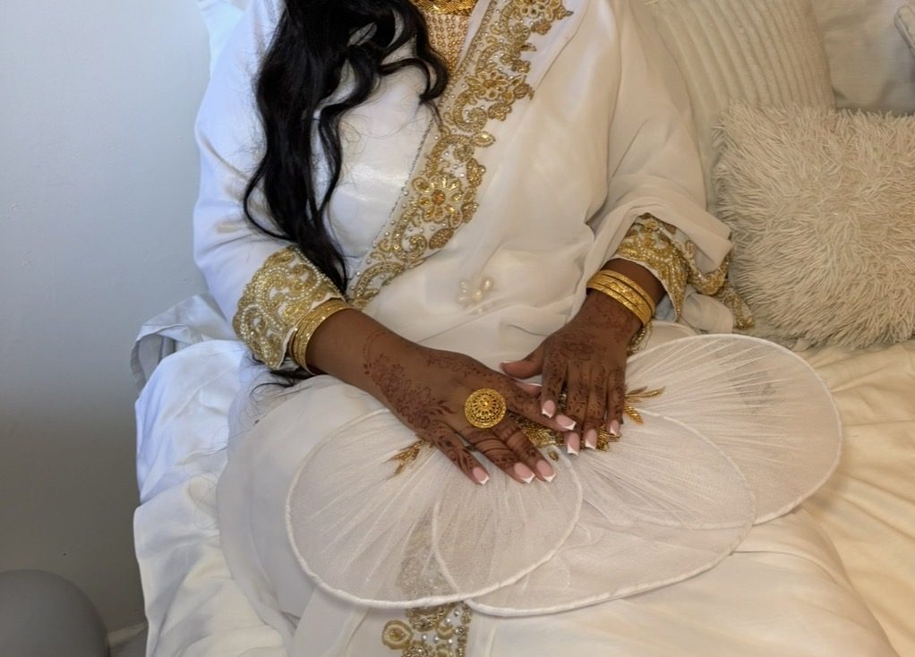 Saree indien de mariage blanc et doré à vendre — 3/3